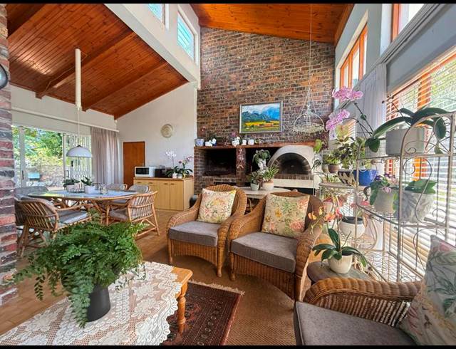 4 BEDROOM HOUSE FOR SALE IN PANORAMA